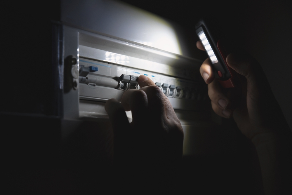 Evita cortes de luz en invierno: mantenimiento eléctrico